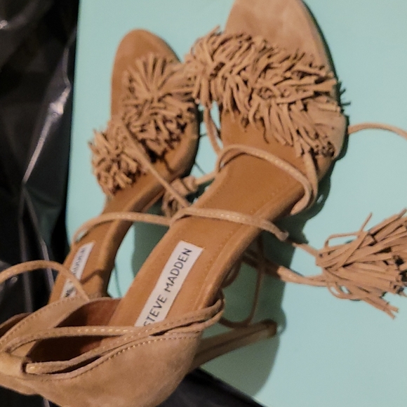Steve Madden Beige Suede fringe high heel tie up sandal. Size 8 No Box - Picture 5 of 5
